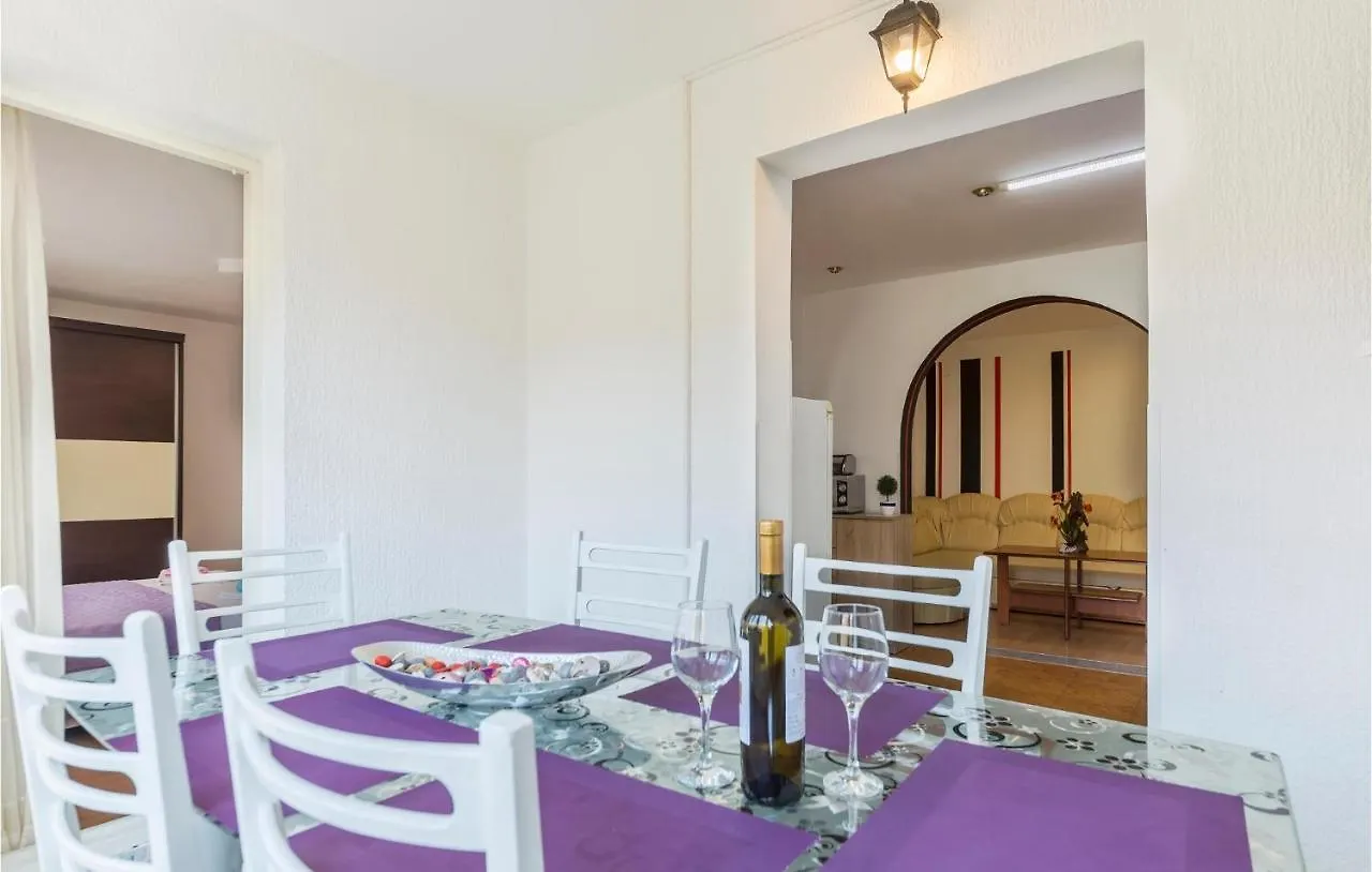 Nice Apartment In Pula With Kitchen